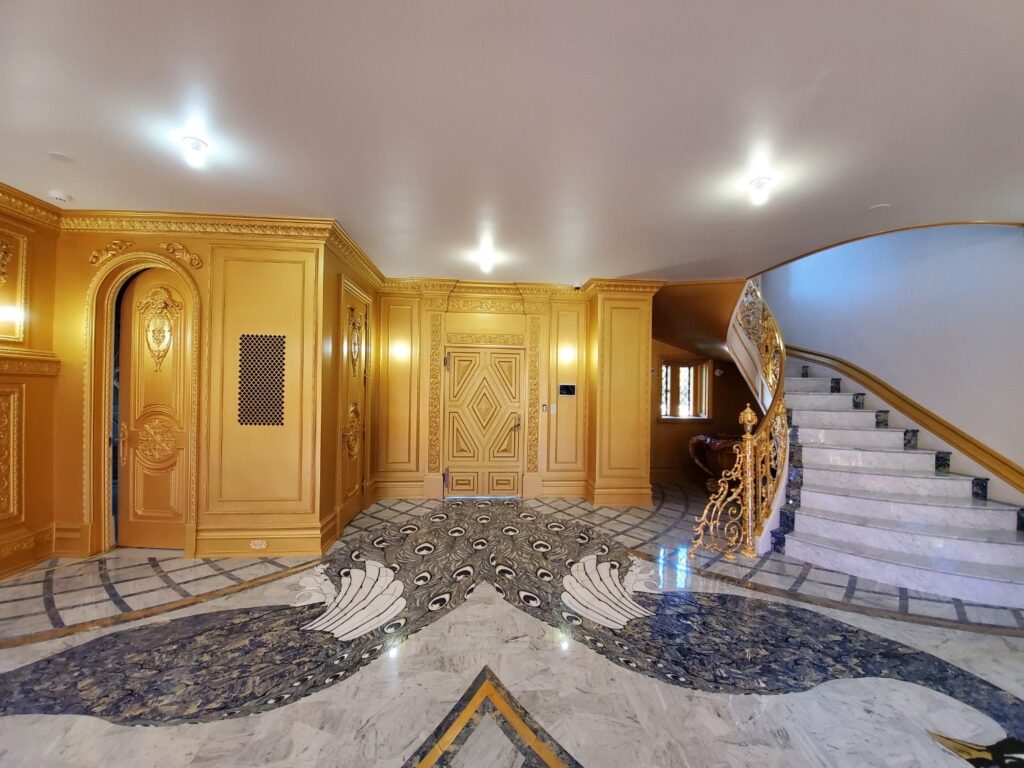 Grand entrance foyer design by Andrea D'Alessio