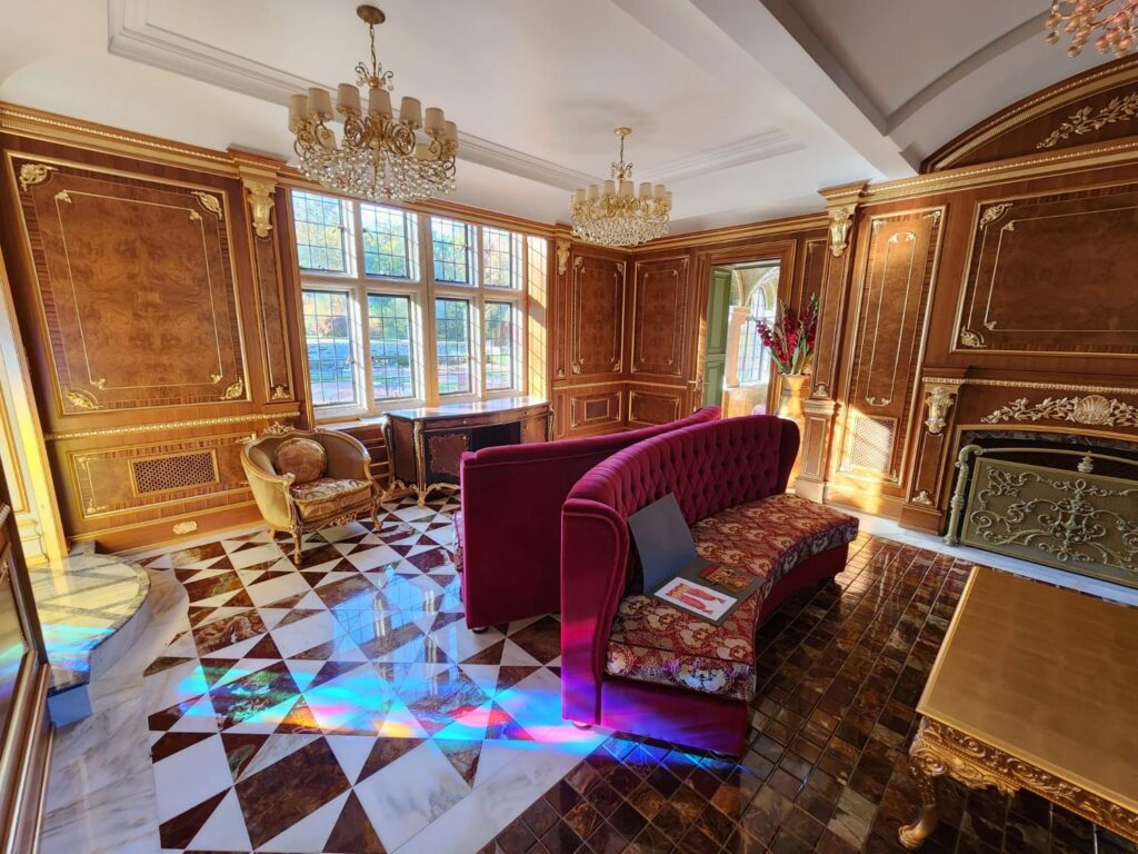 Floor-to-ceiling windows in living room by Andrea D'Alessio